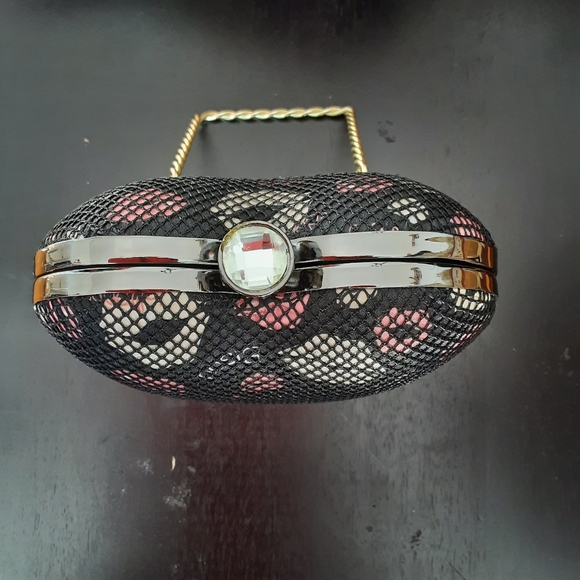 Adorable Lollipops Paris Heart Crossbody Clutch - Picture 6 of 6